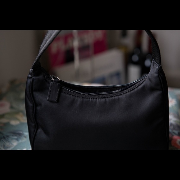 ‼️SOLD‼️AUTH PRADA TESSUTO NYLON MINI BAG! KENDALL - Picture 3 of 8